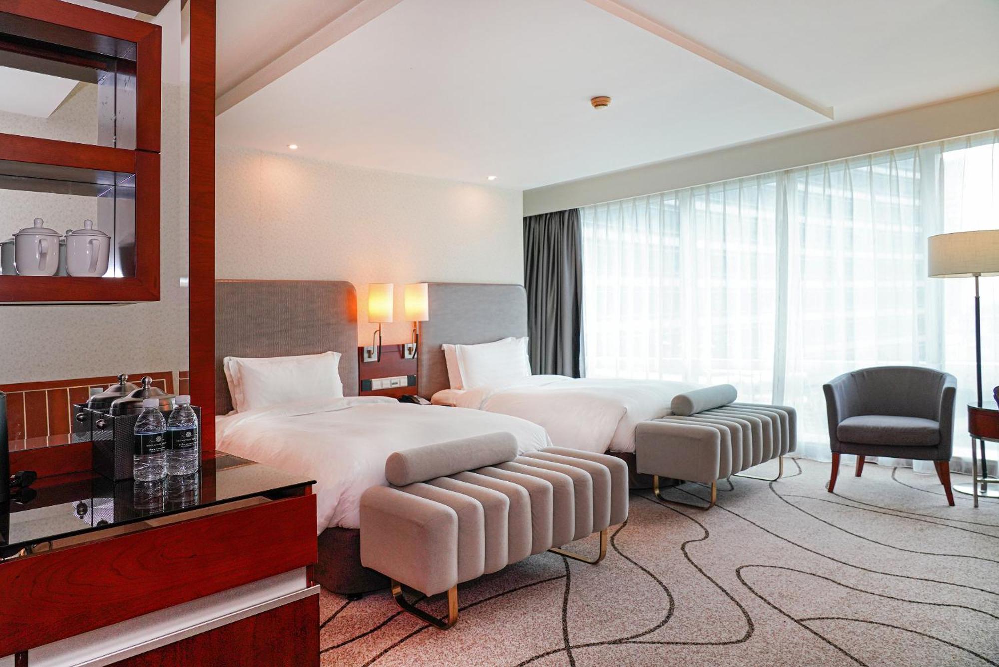 พูลแมน เซี่ยงไฮ้ สกายเวย์ Hotel ภายนอก รูปภาพ